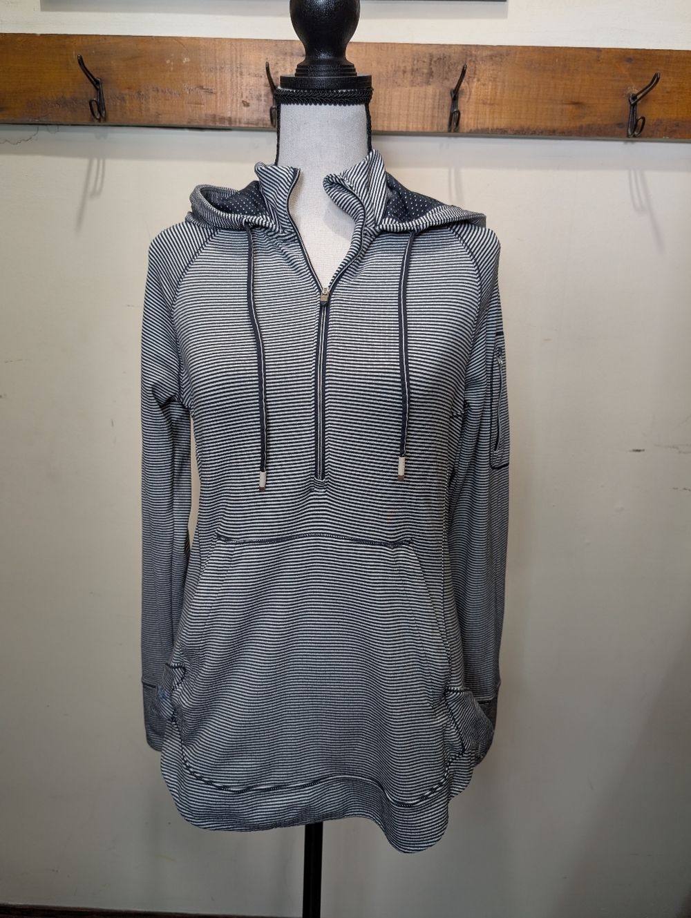 Athleta Womens Heavenly Heights Striped Hoodie Navy Long Sleeve 1/2 Zip - Picture 2 of 16